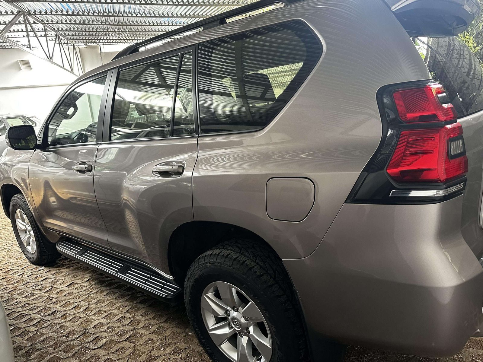 TOYOTA LAND CRUISER PRADO 2023 - Imagen 9