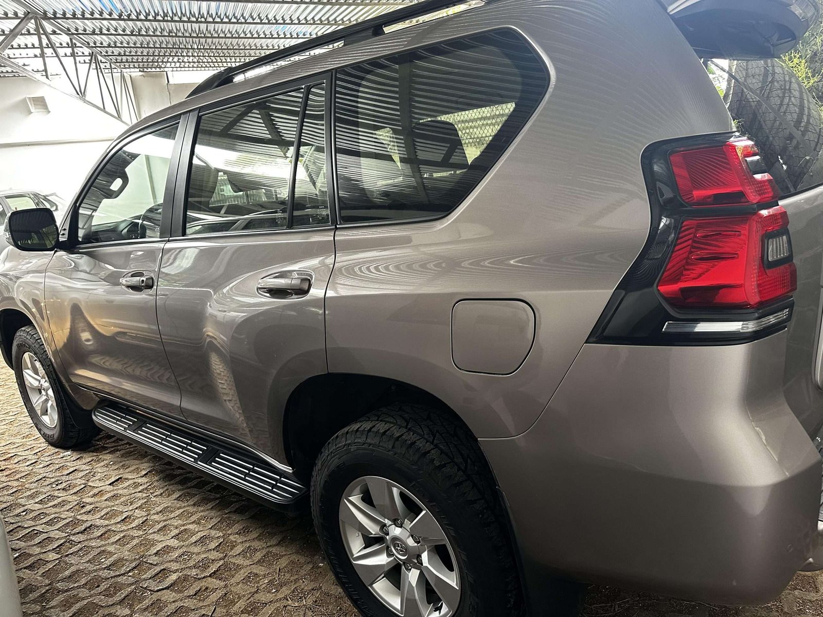 TOYOTA LAND CRUISER PRADO 2023 - Imagen 10